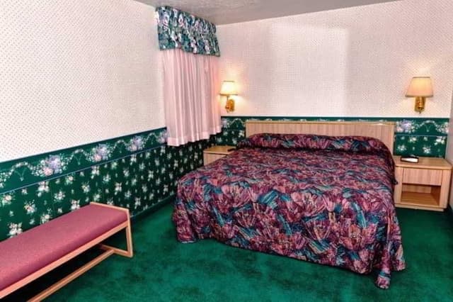 DOUBLE CLASSIC KING BED