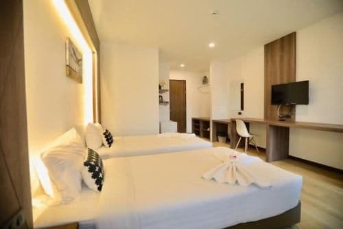 Deluxe Twin Room with Balcony
