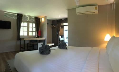 Bungalow with Partial Sea View