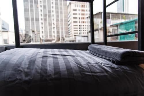 8 Bunk Bed in Mixed Dormitory with Curtain and City View