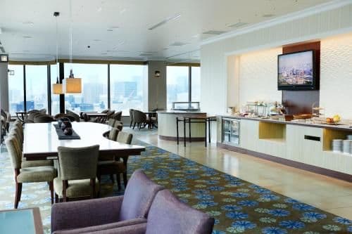 Suite with Complimentary Breakfast - Executive Floor - Non-Smoking