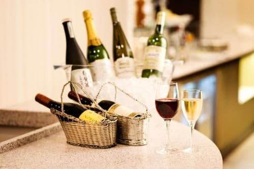 Suite with Complimentary Breakfast - Executive Floor - Non-Smoking