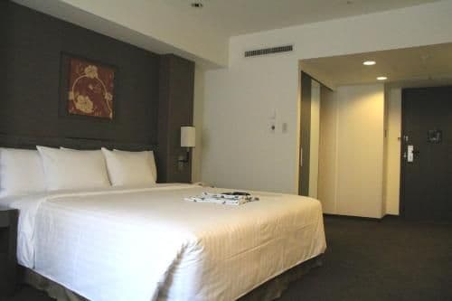 Deluxe King Room - Non-Smoking