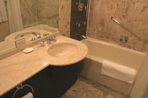 Deluxe King Room - Non-Smoking