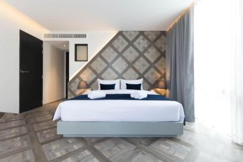 Premier Corner Room