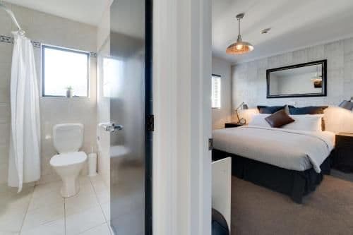 Queen Room with Private Ensuite