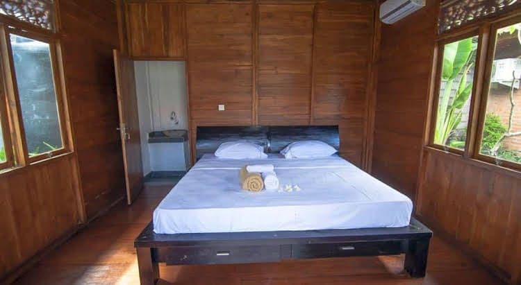 Kampoeng Bule Villas