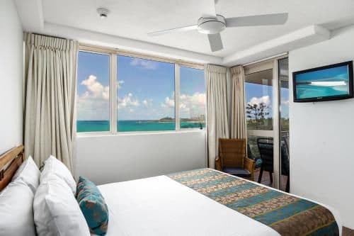 Deluxe One-Bedroom Apartment