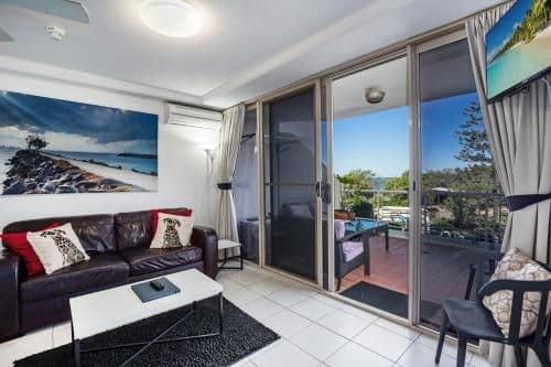 Deluxe One-Bedroom Apartment