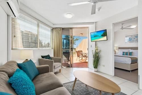 Deluxe One-Bedroom Apartment