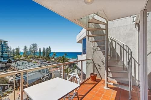 One-Bedroom Apartment - Top Floor with Ocean View