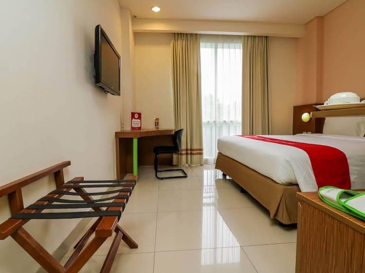 NIDA Rooms Tebet Pancoran Statue Dukuh Patra Raya