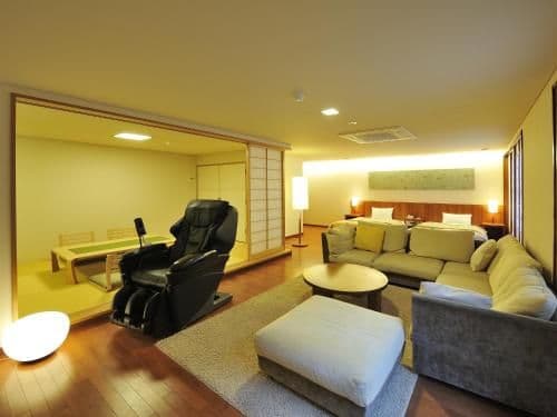 Suite Room with Tatami Area and Massage chair