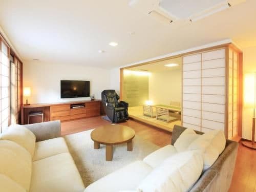 Suite Room with Tatami Area and Massage chair