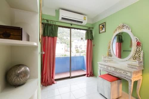 One Bedroom Apartment with Sea View