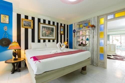 One Bedroom Apartment with Sea View