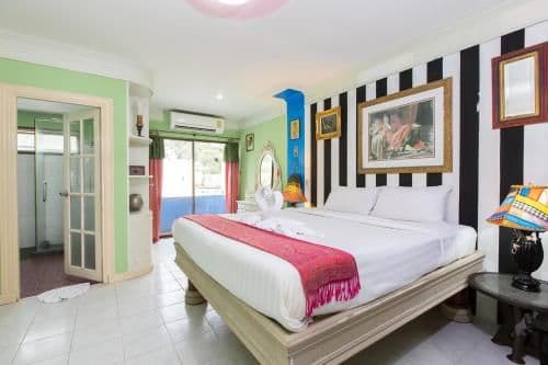 One Bedroom Apartment with Sea View