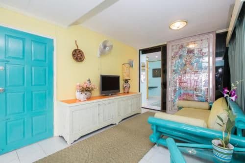 One Bedroom Apartment with Sea View
