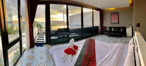Deluxe Family Room