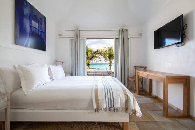 DOUBLE BEACH FRONT