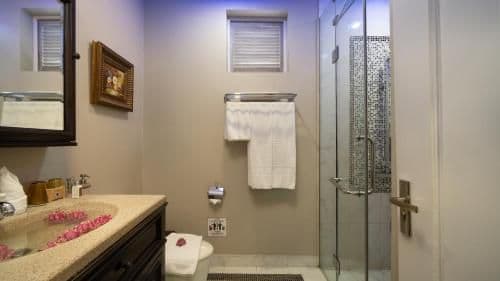 Business Double Room with Balcony - Free Airport Transfers