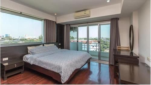 Two-Bedroom Apartment with Terrace