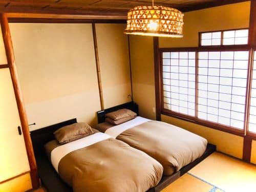 Large Double or Twin Room with Shared Bathroom