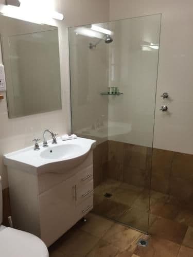 Standard Queen Suite