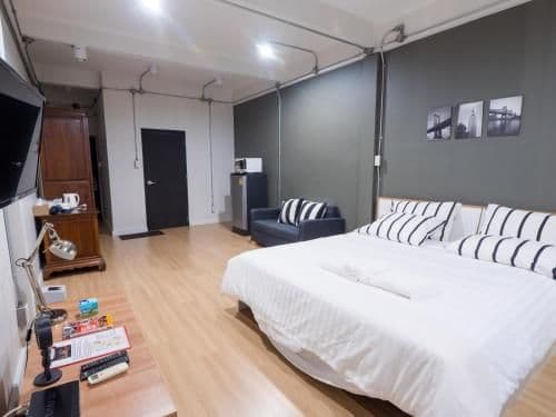 Studio Apartment