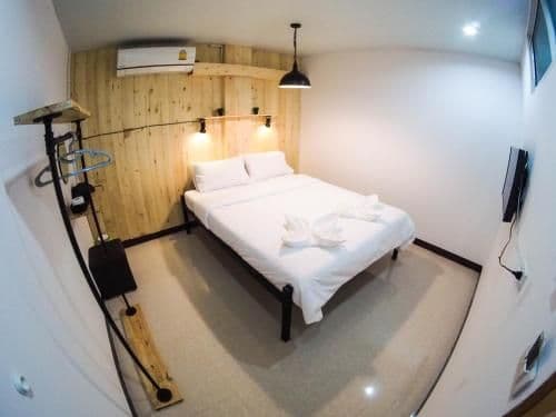 Queen Room with Shared Bathroom