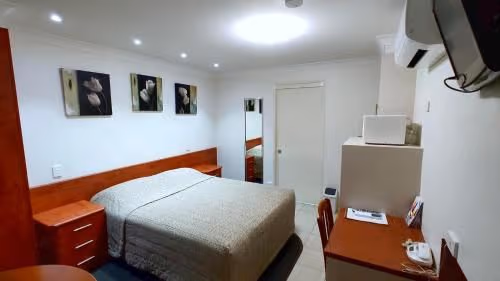 Deluxe Queen Room