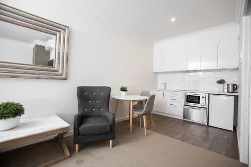 Studio Apartment Queen Accessible