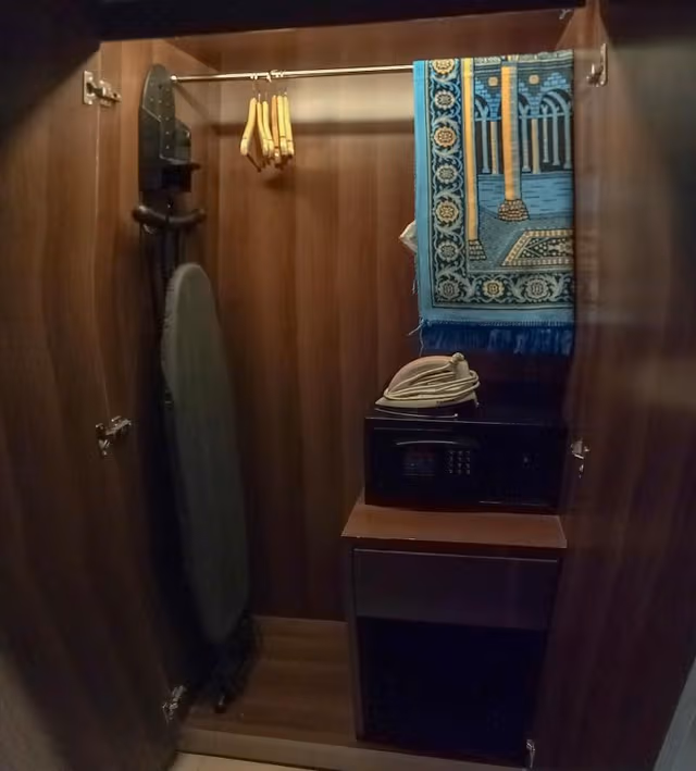 TWIN DELUXE