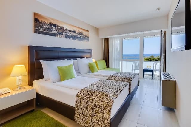 DOUBLE SIDE SEA VIEW