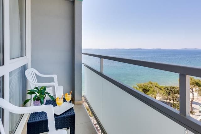 DOUBLE SIDE SEA VIEW