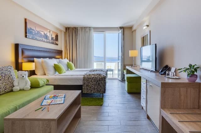 FAMILY ROOM PREMIUM