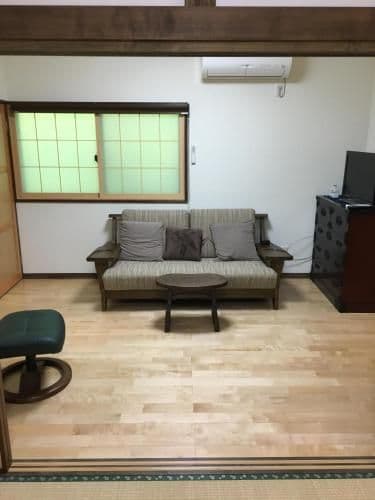 Deluxe Family Room with Shared Bathroom