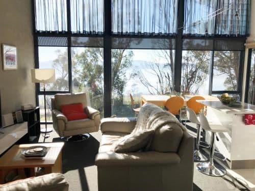Luxury Apartment with River View - Treetops