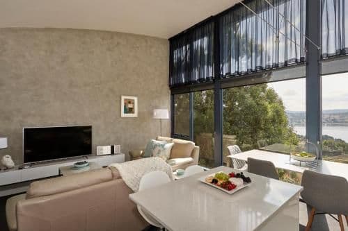 Luxury Apartment with Mountain View - Vines