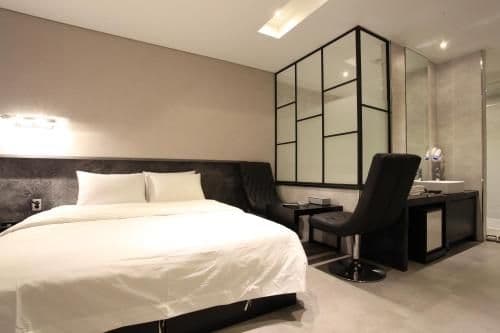 Suite Room