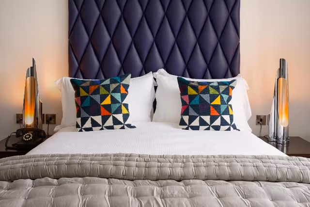 DOUBLE KING SIZE BED
