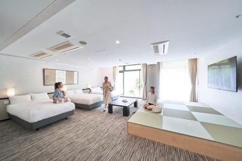 Deluxe Family Room
