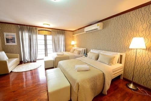 Deluxe Family Room
