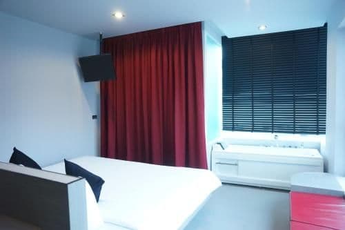 Deluxe King Studio