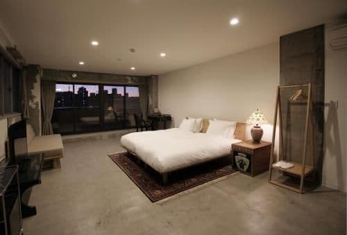 Large for 3 - Penthouse Room