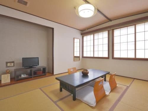 Japanese-Style Economy Room