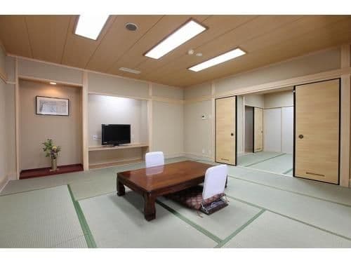 Japanese-Style Twin Room with Shared Bathroom