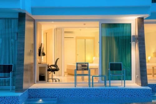 One Bedroom Suite Pool Access