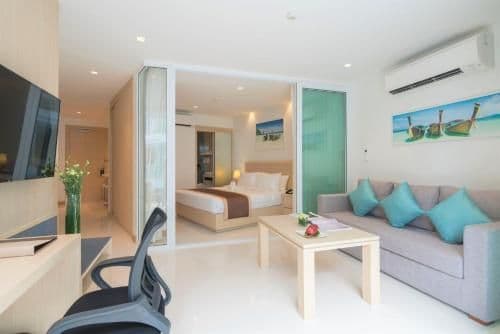 One Bedroom Suite Pool Access