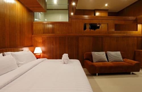 Suite with Lake View